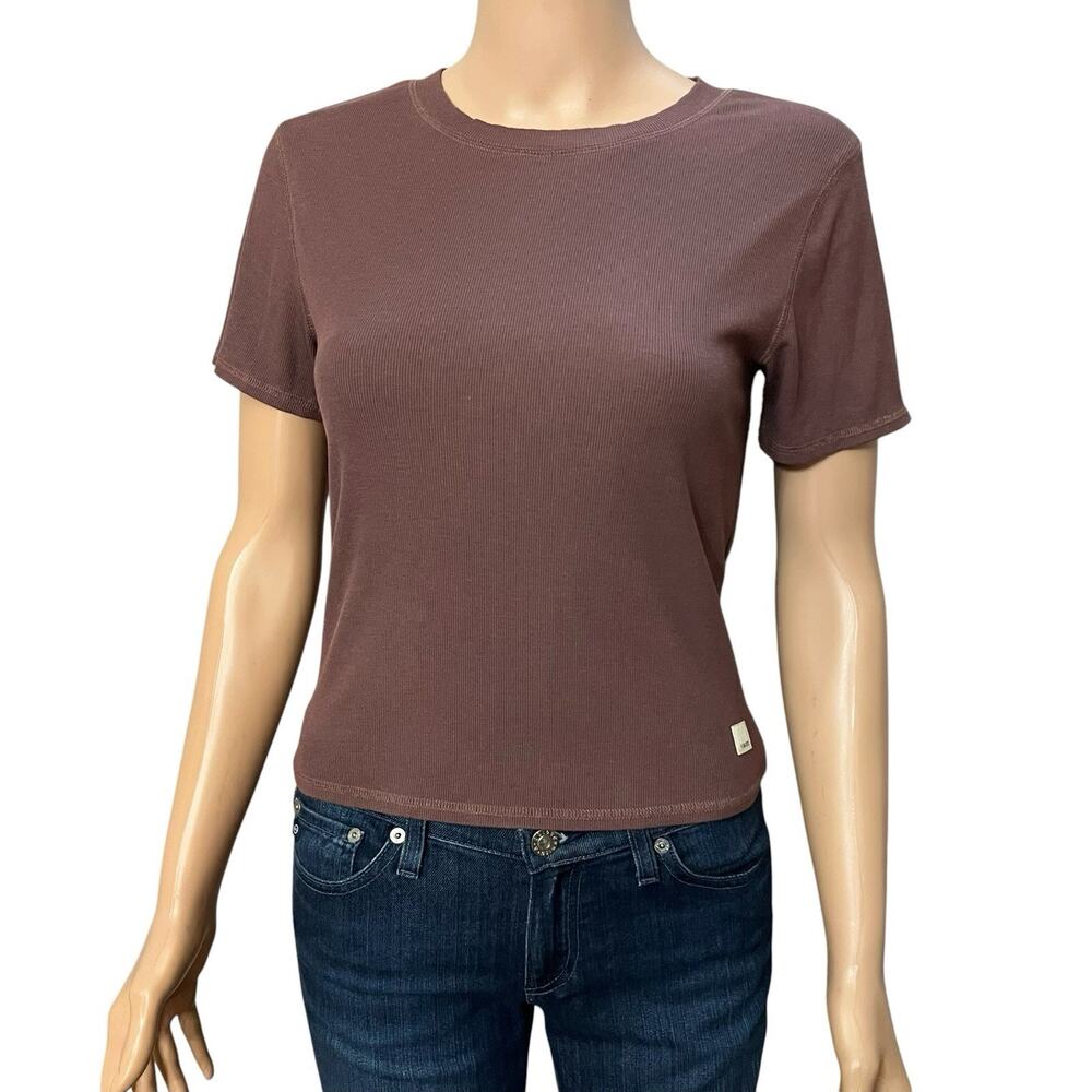 Vuori Pose Fitted Tee Medium Short Sleeve Ribbed Knit Cropped Brown Crew Neck